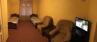 Хостелы Best Hostel Republic Square Ереван Двухместный номер с 2 отдельными кроватями и душем-3