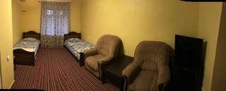 Хостелы Best Hostel Republic Square Ереван Двухместный номер с 2 отдельными кроватями и душем-4