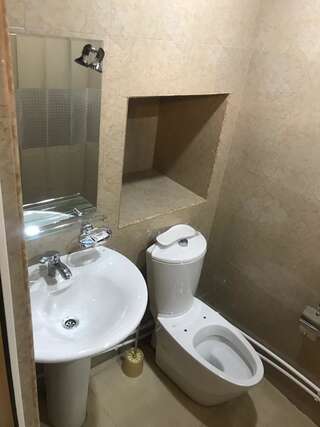 Хостелы Best Hostel Republic Square Ереван Двухместный номер с 1 кроватью-5