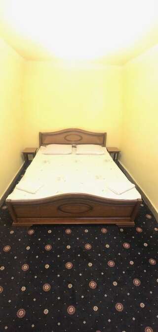 Хостелы Best Hostel Republic Square Ереван Двухместный номер Делюкс с 1 кроватью и душем-11