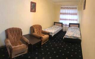 Хостелы Best Hostel Republic Square Ереван Двухместный номер с 2 отдельными кроватями и душем-7