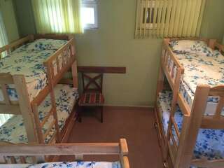 Хостелы Best Hostel Republic Square Ереван Кровать в общем 6-местном номере для мужчин и женщин-4