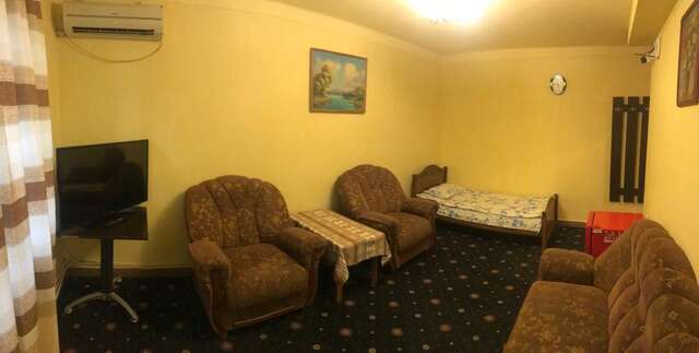 Хостелы Best Hostel Republic Square Ереван-33