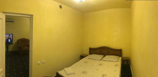 Хостелы Best Hostel Republic Square Ереван-35