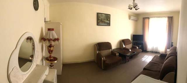 Хостелы Best Hostel Republic Square Ереван-11